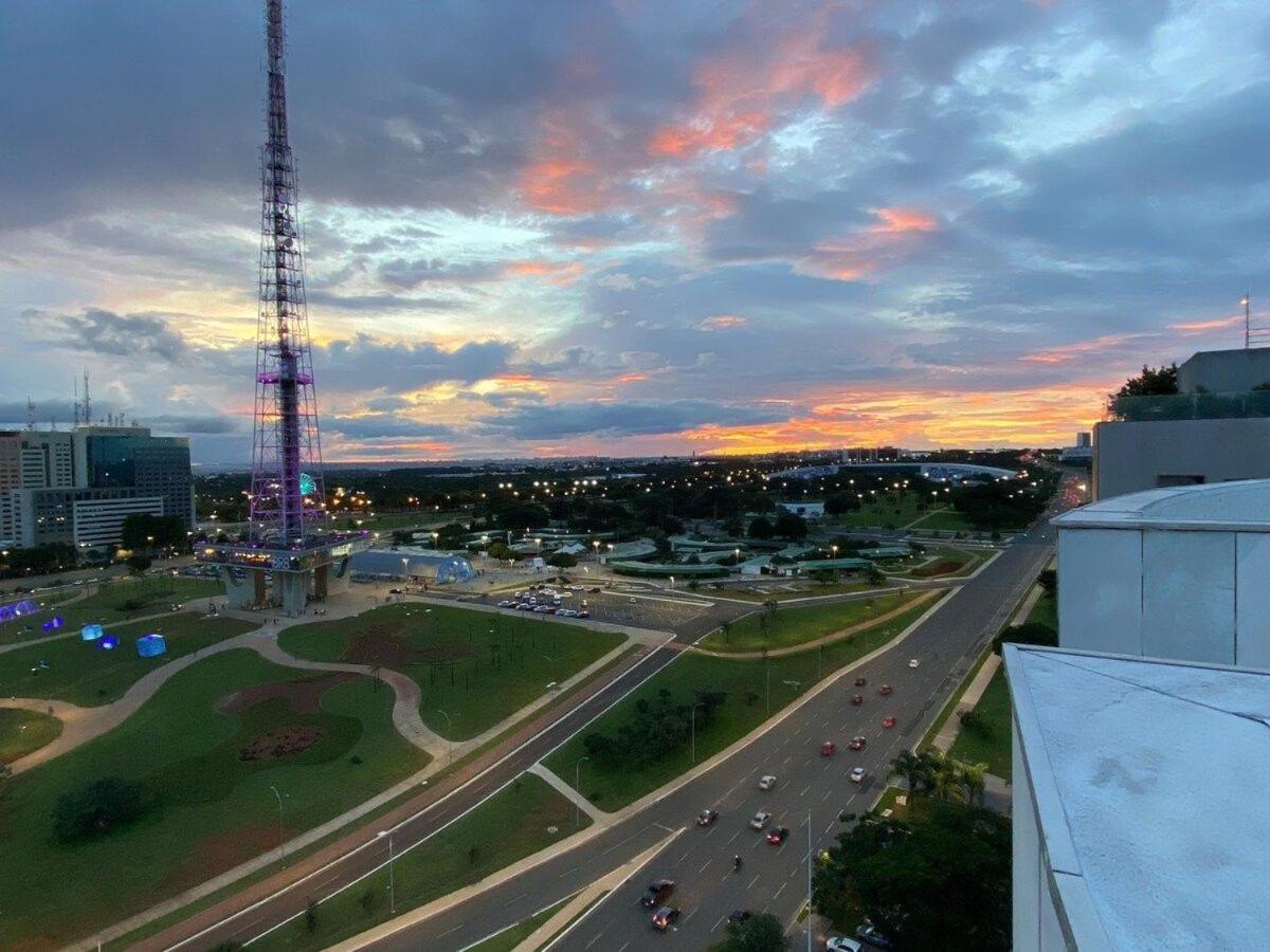 Flat Encantador No 7º Com Vista Pra Torre De Tv 巴西利亚 外观 照片